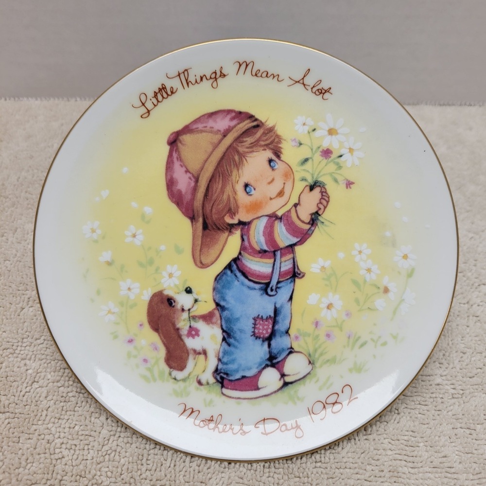 Avon Mother's Day‎ 1982 Plate Little Things Mean Alot 5 inch